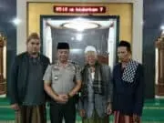Sholat Subuh Berjamaah, Kapolsek Ciledug: “Peran Masyarakat Sangat Penting CIptakan Kamtibmas” Sholat Subuh Berjamaah, Kapolsek Ciledug: “Peran Masyarakat Sangat Penting CIptakan Kamtibmas”