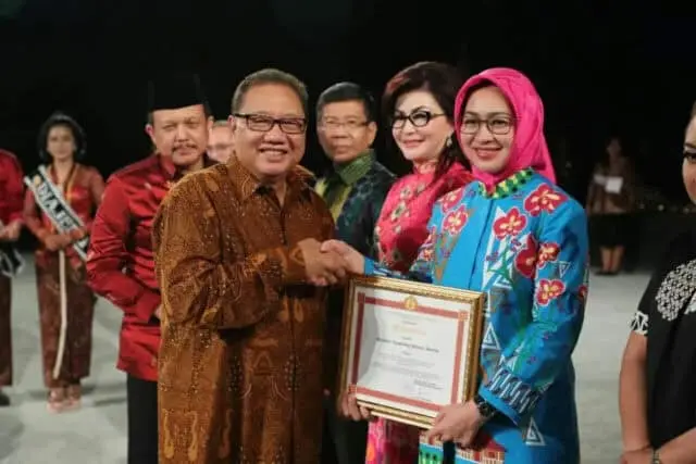 Dinkop Tangsel Dinobatkan OPD Terbaik dari Kementerian Koperasi Dinkop Tangsel Dinobatkan OPD Terbaik dari Kementerian Koperasi