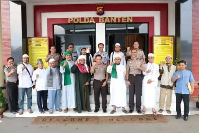 Terkait Isu Penodaan Agama, Ulama Banten Kunjungi Mapolda Banten Deklarasikan Anti Hoax Terkait Isu Penodaan Agama, Ulama Banten Kunjungi Mapolda Banten Deklarasikan Anti Hoax