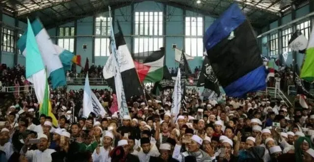 Cegah Tawuran dan Penggunaan Narkoba Ribuan Pelajar Bersholawat Cegah Tawuran dan Penggunaan Narkoba Ribuan Pelajar Bersholawat