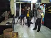 Polsek Karawaci Sita Ratusan Bungkus Miras Jenis Ciu Dari Warung Rokok Polsek Karawaci Sita Ratusan Bungkus Miras Jenis Ciu Dari Warung Rokok