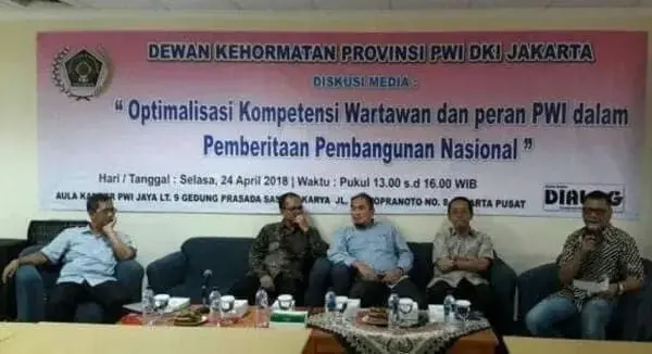 Pers di Era Digital Bertanggungjawab atas Informasi Berimbang Pers di Era Digital Bertanggungjawab atas Informasi Berimbang