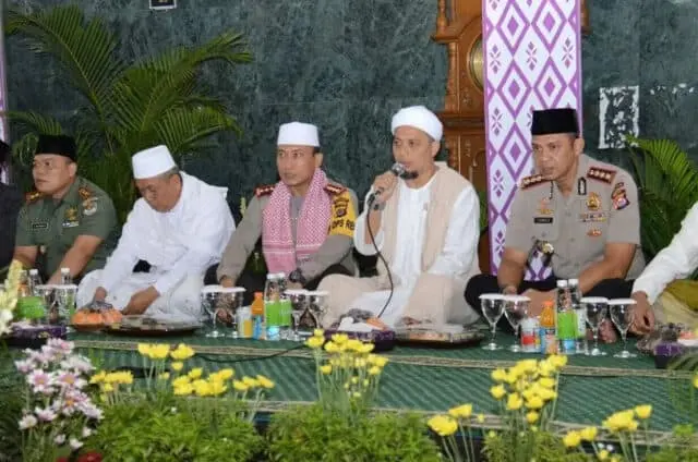 Ribuan Jamaah Hadiri Peringatan Isra Mi'raj di Mesjid Al-Amjad Ribuan Jamaah Hadiri Peringatan Isra Mi'raj di Mesjid Al-Amjad