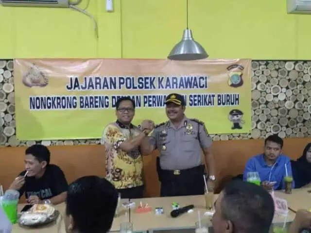 Jelang May Day, Polsek Karawaci Gelar Nongkrong Bareng Dengan Serikat Buruh Jelang May Day, Polsek Karawaci Gelar Nongkrong Bareng Dengan Serikat Buruh