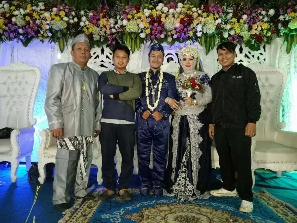 Hadiri Resepsi Pernikahan Putri Sahabatnya, Aiptu Purwanto Sampaikan Pesan Kamtibmas Hadiri Resepsi Pernikahan Putri Sahabatnya, Aiptu Purwanto Sampaikan Pesan Kamtibmas