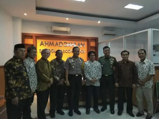 Pasca Berita Viral di Medsos, Polri/ TNI Jalin Kerjasama Bidang Pendidikan dan Dakwah Kampus STIE Ahmad Dahlan Karawaci Pasca Berita Viral di Medsos, Polri/ TNI Jalin Kerjasama Bidang Pendidikan dan Dakwah Kampus STIE Ahmad Dahlan Karawaci