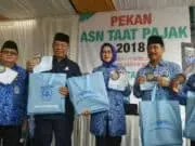 Pekan ASN Tangsel Taat Pajak, Airin: “Ini Cara Sttategis Tingkatkan PAD” Pekan ASN Tangsel Taat Pajak, Airin: "Ini Cara Sttategis Tingkatkan PAD"