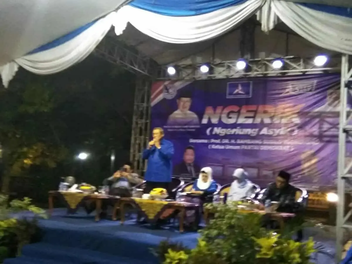 Ribuan Pendukung Sambut Kedatangan SBY di Kota Tangerang Ribuan Pendukung Sambut Kedatangan SBY di Kota Tangerang