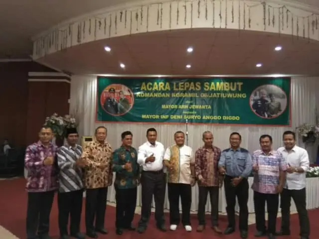 Malam Pisah Sambut Danramil 06 Jatiuwung Mayor Arh Jawanto Kepada Mayor Inf Deni Suryo Anggo Digdo Berlangsung Hikmat Malam Pisah Sambut Danramil 06 Jatiuwung Mayor Arh Jawanto Kepada Mayor Inf Deni Suryo Anggo Digdo Berlangsung Hikmat