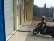Seorang Tuna Wisma Ditemukan Tewas di Depan Bengkel Sepeda Motor Seorang Tuna Wisma Ditemukan Tewas di Depan Bengkel Sepeda Motor