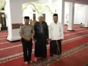 Jalin Silaturahmi Bersama Masyarakat, Kapolsek Ciledug Jalankan Program Polisi Sholat Subuh Berjamaah Jalin Silaturahmi Bersama Masyarakat, Kapolsek Ciledug Jalankan Program Polisi Sholat Subuh Berjamaah