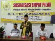 Jelang Pileg dan Pilpres, Ace Hasan: “Demokrasi Jangan Membuat Bangsa Terpecah Belah” Jelang Pileg dan Pilpres, Ace Hasan: “Demokrasi Jangan Membuat Bangsa Terpecah Belah”
