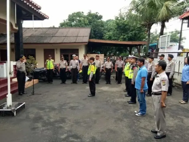Polsek Batu Ceper Kawal Aksi Unjuk Rasa Buruh Polsek Batu Ceper Kawal Aksi Unjuk Rasa Buruh