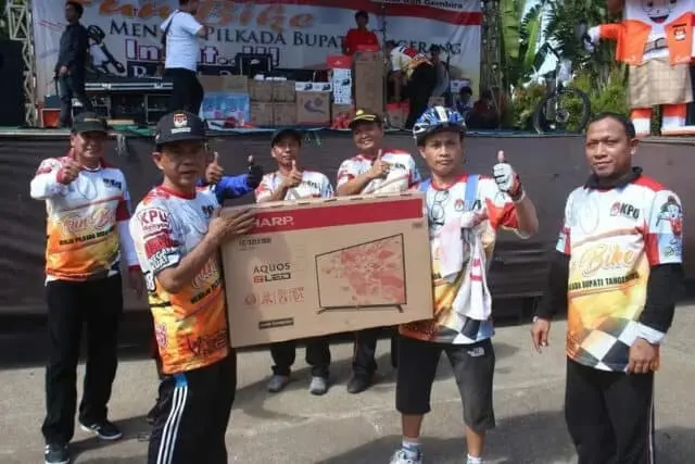 KPU Kabupaten Tangerang Menggelar Fun Bike Menuju Pilkada 2018 KPU Kabupaten Tangerang Menggelar Fun Bike Menuju Pilkada 2018