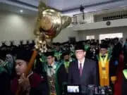 Hadiri Acara Wisuda Sarjana UIN SMHB, Gubernur Banten Ajak Masyarakat Jaga Persatuan Hadiri Acara Wisuda Sarjana UIN SMHB, Gubernur Banten Ajak Masyarakat Jaga Persatuan