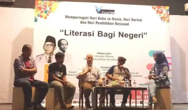 Dari Ujung Banten Selatan, Jaro Ruhandi Hadir Di Penghujung Rangkaian Peringatan Hari Kartini, Hardiknas dan Hari Buku Dunia 2018 Dari Ujung Banten Selatan, Jaro Ruhandi Hadir Di Penghujung Rangkaian Peringatan Hari Kartini, Hardiknas dan Hari Buku Dunia 2018