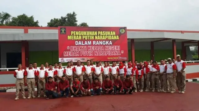 Peringati Hari Kebangkitan Nasional, Napi Rutan Klas I Jambe Tangerang Gelar Kerja Bakti Ganti Cat Merah Putih Peringati Hari Kebangkitan Nasional, Napi Rutan Klas I Jambe Tangerang Gelar Kerja Bakti Ganti Cat Merah Putih