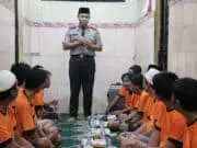 Buka Puasa Bersama Di Rutan Mapolrestro Tangerang Kota, Kombes Harry Ajak Warga Binaan Introspeksi Diri Buka Puasa Bersama Di Rutan Mapolrestro Tangerang Kota, Kombes Harry Ajak Warga Binaan Introspeksi Diri
