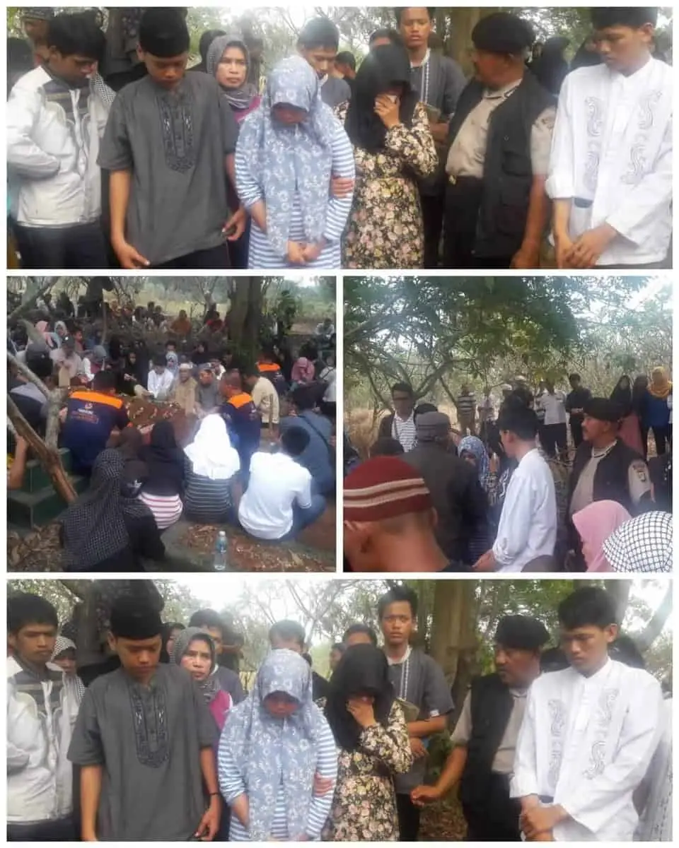 Kapolsub Sektor Palem Semi Hadiri Pemakaman Tokoh Masyarakat Asal Banyuwangi Kapolsub Sektor Palem Semi Hadiri Pemakaman Tokoh Masyarakat Asal Banyuwangi