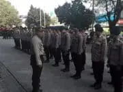 Polsek Jatiuwung Kawal Massa Aksi Buruh Tangerang Menuju Istana Negara Polsek Jatiuwung Kawal Massa Aksi Buruh Tangerang Menuju Istana Negara