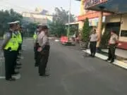 Hari Buruh Sedunia, Kapolsek Neglasari Ajak Seluruh Jajarannya Peka Terhadap Situasi Hari Buruh Sedunia, Kapolsek Neglasari Ajak Seluruh Jajarannya Peka Terhadap Situasi