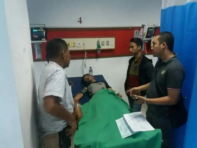 Seorang Suami Coba Bunuh Diri Lantaran Cemburu Baca Facebook Istri Seorang Suami Coba Bunuh Diri Lantaran Cemburu Baca Facebook Istri