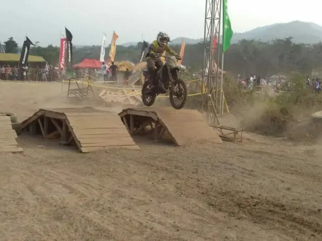 Pebalap Banten Naik Podium, Pemerintah Tidak Peka Pebalap Banten Naik Podium, Pemerintah Tidak Peka