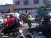 Kapolsub Sektor Palem Semi Aiptu Purwanto Awali Pelayanan Pagi Dengan Gatur Lalin Kapolsub Sektor Palem Semi Aiptu Purwanto Awali Pelayanan Pagi Dengan Gatur Lalin