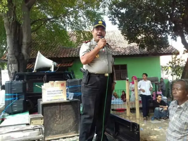 Kapolsek Karawaci Pimpin Langusng Pengaman Aksi Damai Jilid 2 dan Istighosah KP. Galeong Kapolsek Karawaci Pimpin Langusng Pengaman Aksi Damai Jilid 2 dan Istighosah KP. Galeong