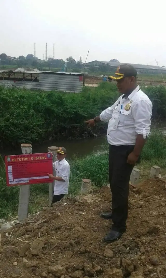Tiga Bangunan Langgar Perda Disegel Paku Bumi Gakumda Satpol PP Tiga Bangunan Langgar Perda Disegel Paku Bumi Gakumda Satpol PP