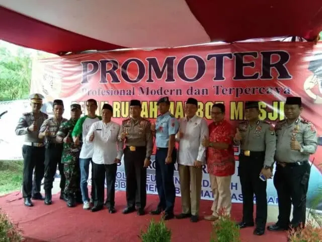 alani Program Polsantren, Kapolrestro Tangerang Kota Bedah Rumah Marbot Masjid alani Program Polsantren, Kapolrestro Tangerang Kota Bedah Rumah Marbot Masjid