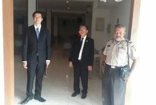 Berikan Rasa Aman Kepada Jemaat Yang Beribadah di Gereja Tiberias, Aiptu Purwanto Lakukan Pengamanan Berikan Rasa Aman Kepada Jemaat Yang Beribadah di Gereja Tiberias, Aiptu Purwanto Lakukan Pengamanan