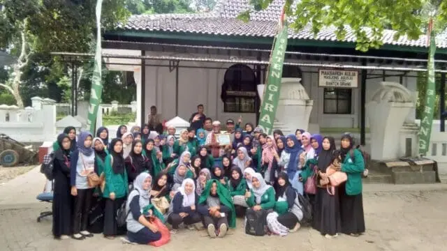 Gali Sejarah Banten, Mahasiswa Prodi PG PAUD STKIP Situs Banten Kunjungi Tiga Lokasi Bersejarah Gali Sejarah Banten, Mahasiswa Prodi PG PAUD STKIP Situs Banten Kunjungi Tiga Lokasi Bersejarah