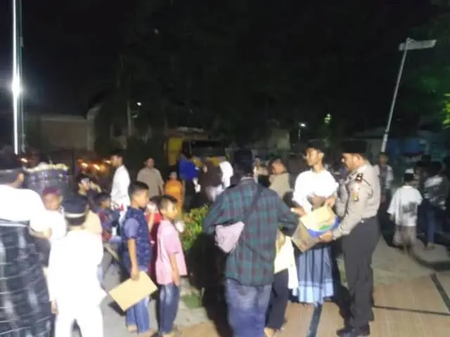 Kapolsek Karawaci Berbaur Bersama Warga Sambut Bulan Suci Ramadhan Kapolsek Karawaci Berbaur Bersama Warga Sambut Bulan Suci Ramadhan