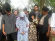 Kapolsub Sektor Palem Semi Hadiri Pemakaman Tokoh Masyarakat Asal Banyuwangi Kapolsub Sektor Palem Semi Hadiri Pemakaman Tokoh Masyarakat Asal Banyuwangi
