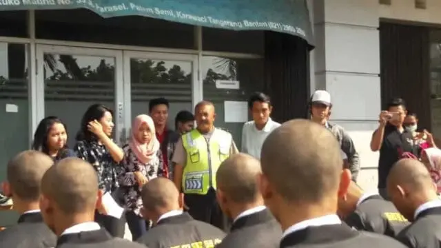 Kapolsub Sektor Palem Semi Aiptu Purwanto Tinjau Siswa LPK PT SEII Trainee Tangerang ke Jepang Kapolsub Sektor Palem Semi Aiptu Purwanto Tinjau Siswa LPK PT SEII Trainee Tangerang ke Jepang