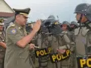 Satpol PP Kab. Tangerang Membongkar Warung Remang-remang Tanpa Izin Satpol PP Kab. Tangerang Membongkar Warung Remang-remang Tanpa Izin