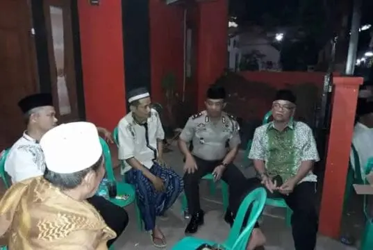 Kapolsek Ciledug Melayat ke Rumah Duka Bripka Mulud Kapolsek Ciledug Melayat ke Rumah Duka Bripka Mulud