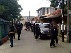 Densus 88 Gerebek Terduga Teroris di Pinang Kota Tangerang Densus 88 Gerebek Terduga Teroris di Pinang Kota Tangerang