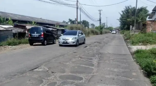 Pelebaran Jalan Karawaci-Legok Sulit Direalisasikan. Ini Kendalanya Pelebaran Jalan Karawaci-Legok Sulit Direalisasikan. Ini Kendalanya