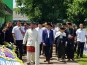 Berkunjung ke Cilegon, Presiden Jokowi Janjikan KH Syam’un Jadi Pahlawan Nasional Berkunjung ke Cilegon, Presiden Jokowi Janjikan KH Syam'un Jadi Pahlawan Nasional