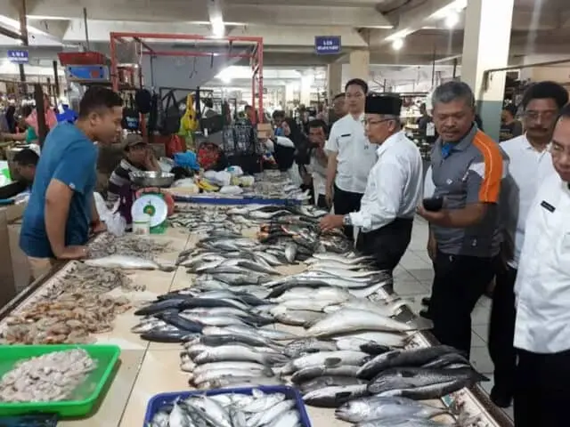 Pjs Wali Kota Tangerang Sidak Harga Sembako di Pasar Pjs Wali Kota Tangerang Sidak Harga Sembako di Pasar