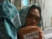 Pemenang Lomba Baca Puisi Dihadiahi Dua Serbet dari Dinas Pendidikan dan Kebudayaan Banten Pemenang Lomba Baca Puisi Dihadiahi Dua Serbet dari Dinas Pendidikan dan Kebudayaan Banten