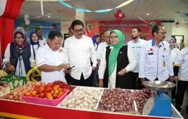 Pemprov Banten Luncurkan Toko Tani Indonesia Center Daerah Pemprov Banten Luncurkan Toko Tani Indonesia Center Daerah