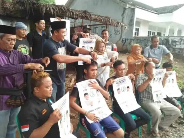 Keluar Sebagai Pemenang, Relawan Syafrudin-Subadri Gunduli Rambut Keluar Sebagai Pemenang, Relawan Syafrudin-Subadri Gunduli Rambut