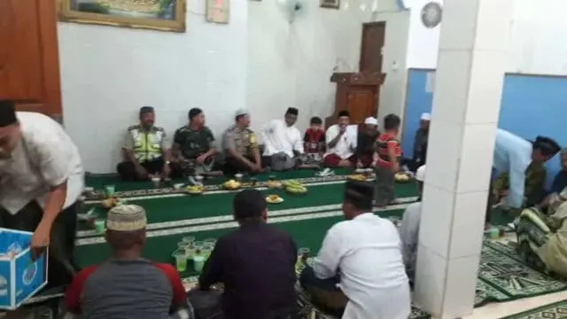 Kapolsub Sektor Palem Semi Buka Puasa Bersama Jalin Silaturahmi Kapolsub Sektor Palem Semi Buka Puasa Bersama Jalin Silaturahmi