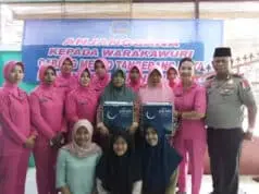 Kapolsek Neglasari dan Ketua Ranting Bhayangkari Sambangi Ibu – ibu Warakawuri Kapolsek Neglasari dan Ketua Ranting Bhayangkari Sambangi Ibu - ibu Warakawuri