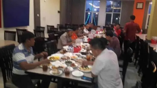Jalin Sitalurahmi, Kapolsek Jatiuwung Didampingi Kapolsub Sektor Palem Semi Buka Puasa Bersama Ikashota Jalin Sitalurahmi, Kapolsek Jatiuwung Didampingi Kapolsub Sektor Palem Semi Buka Puasa Bersama Ikashota