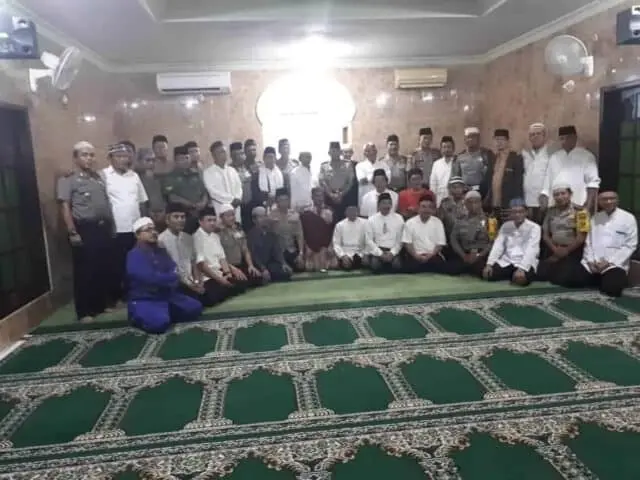 Polsek Karawaci Beserta PJU Polres Metro Tangerang Kota Buka Puasa Bersama Tokoh Masyarakat Polsek Karawaci Beserta PJU Polres Metro Tangerang Kota Buka Puasa Bersama Tokoh Masyarakat