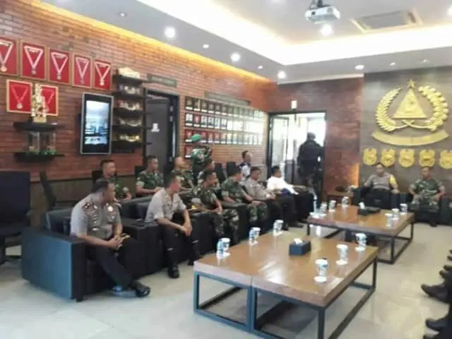 Safari Ramadhan Sambut Idul Fitri, Kapolrestro Tangerang Kota Kunjungi Markas TNI Safari Ramadhan Sambut Idul Fitri, Kapolrestro Tangerang Kota Kunjungi Markas TNI